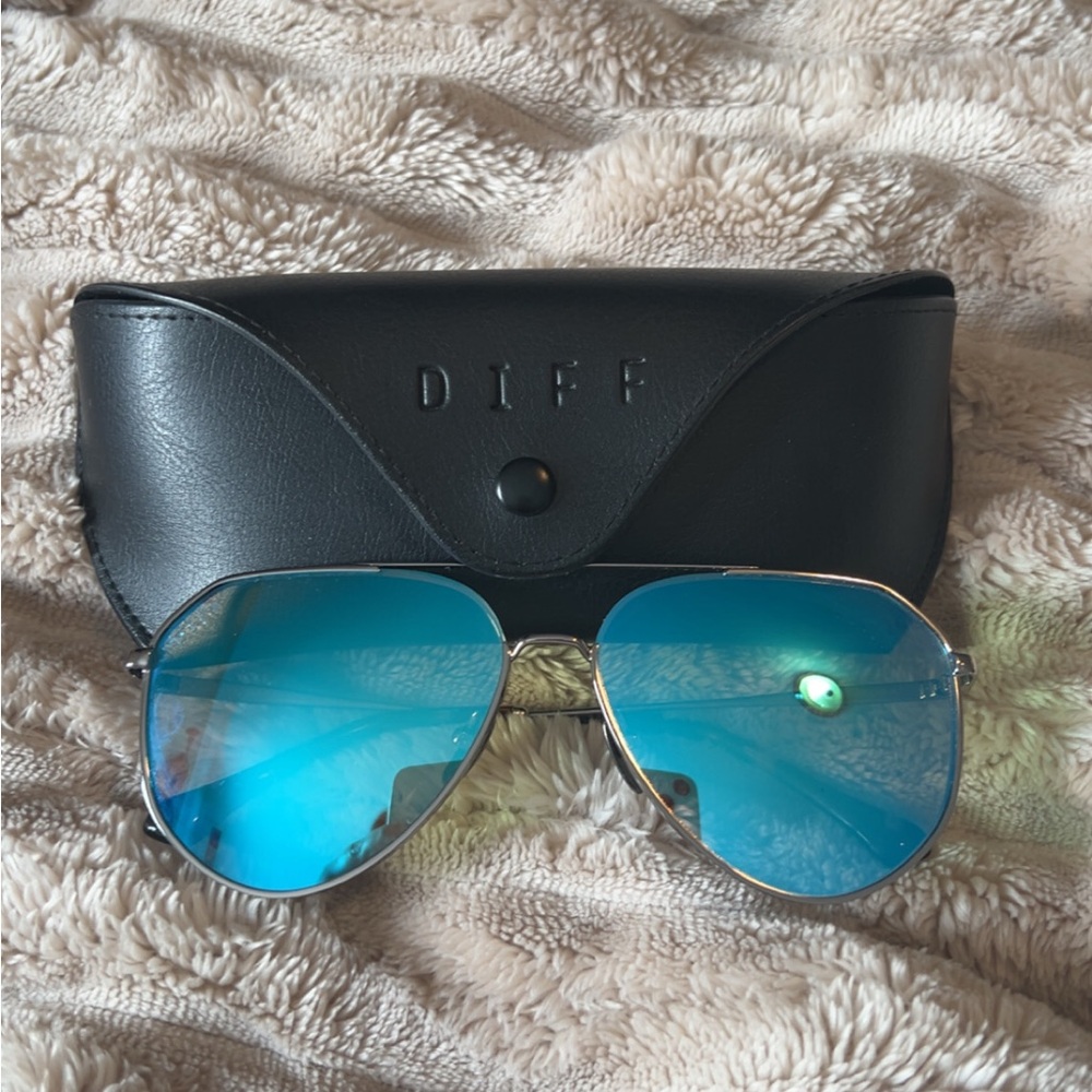 DIFF x Jessie James Decker Aviator Sunglasses with Blue Lenses